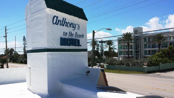 Anthony's on the Beach image 16